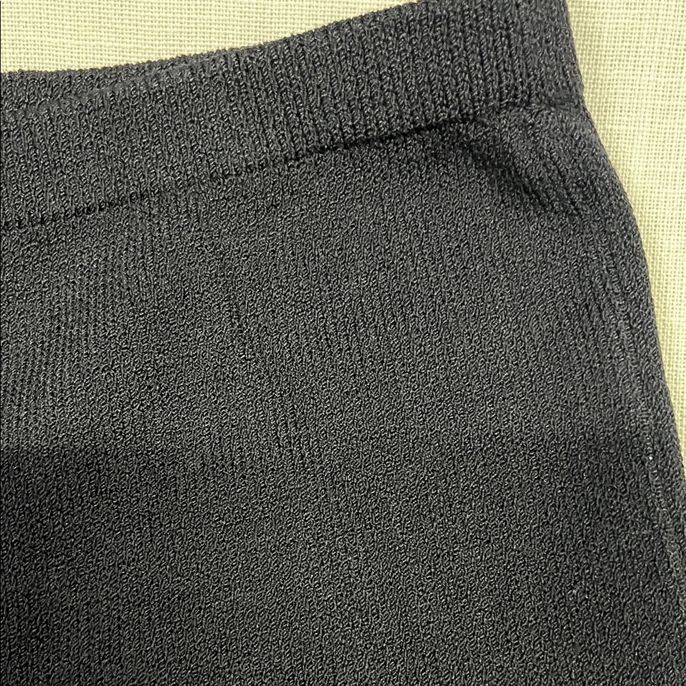 Vintage St. John basic  elastic waste size 12 Black Pants excellent condition - Picture 3 of 12